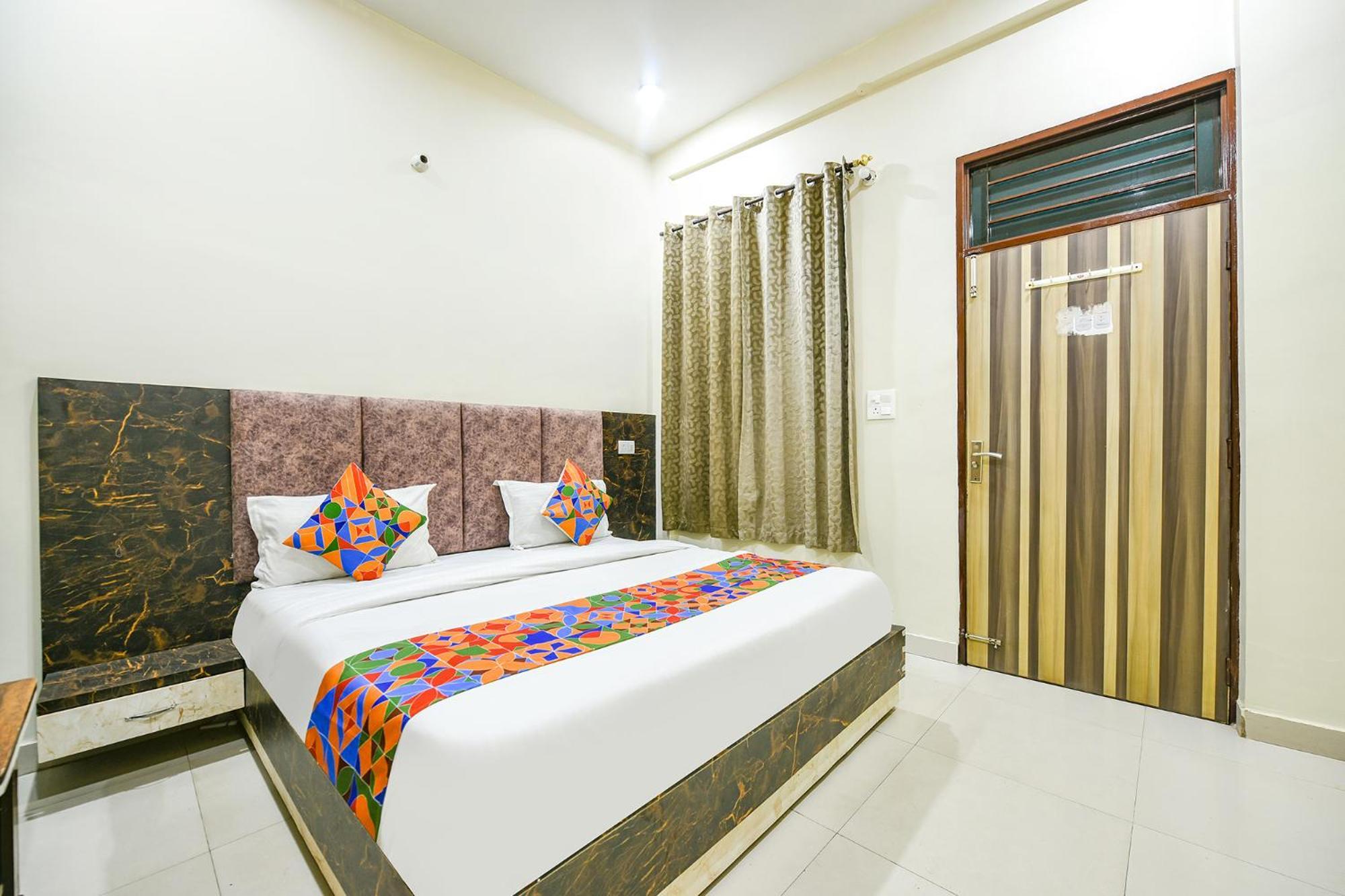 Fabexpress Galaxy Hotel Nayagaon Bagian luar foto