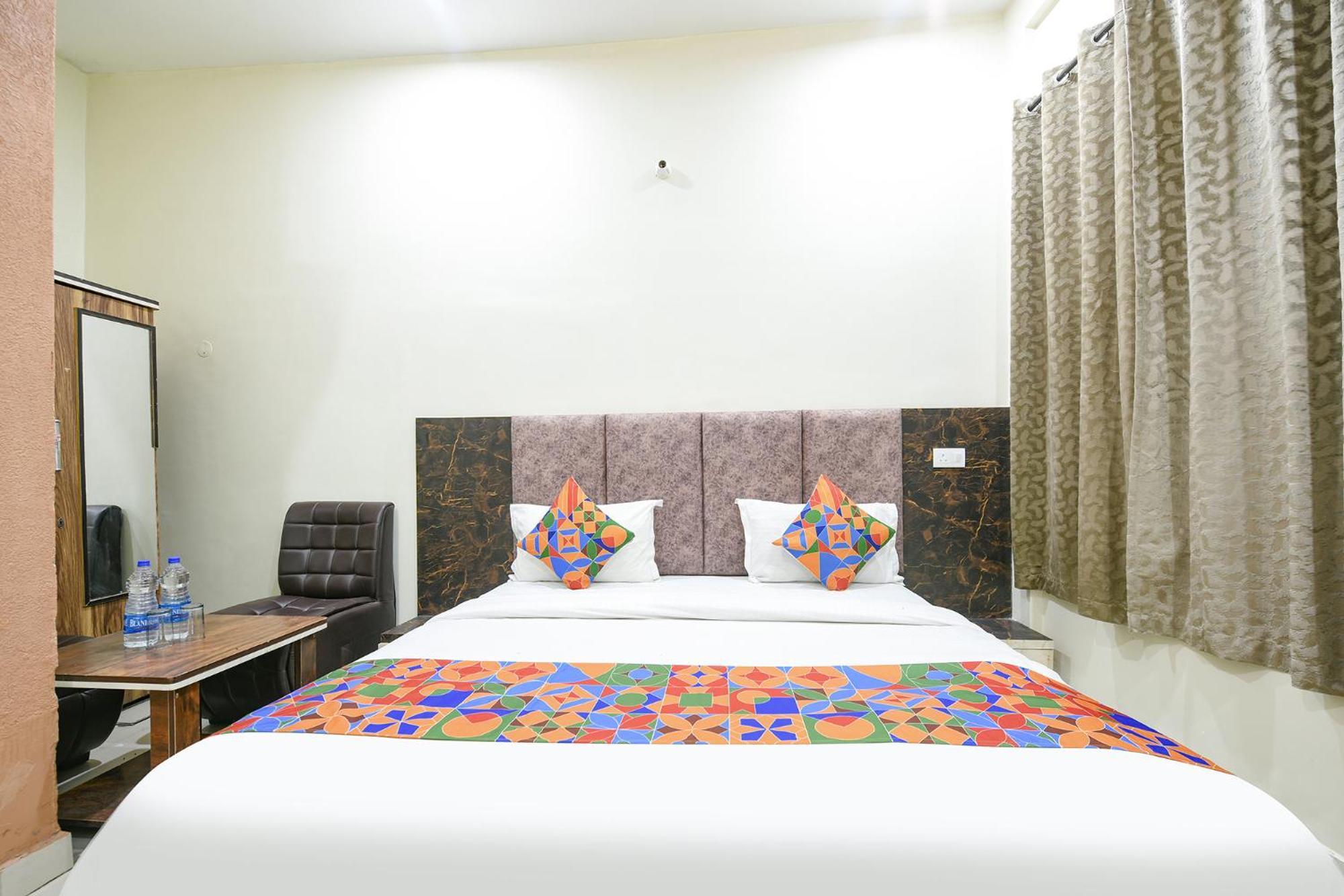 Fabexpress Galaxy Hotel Nayagaon Bagian luar foto