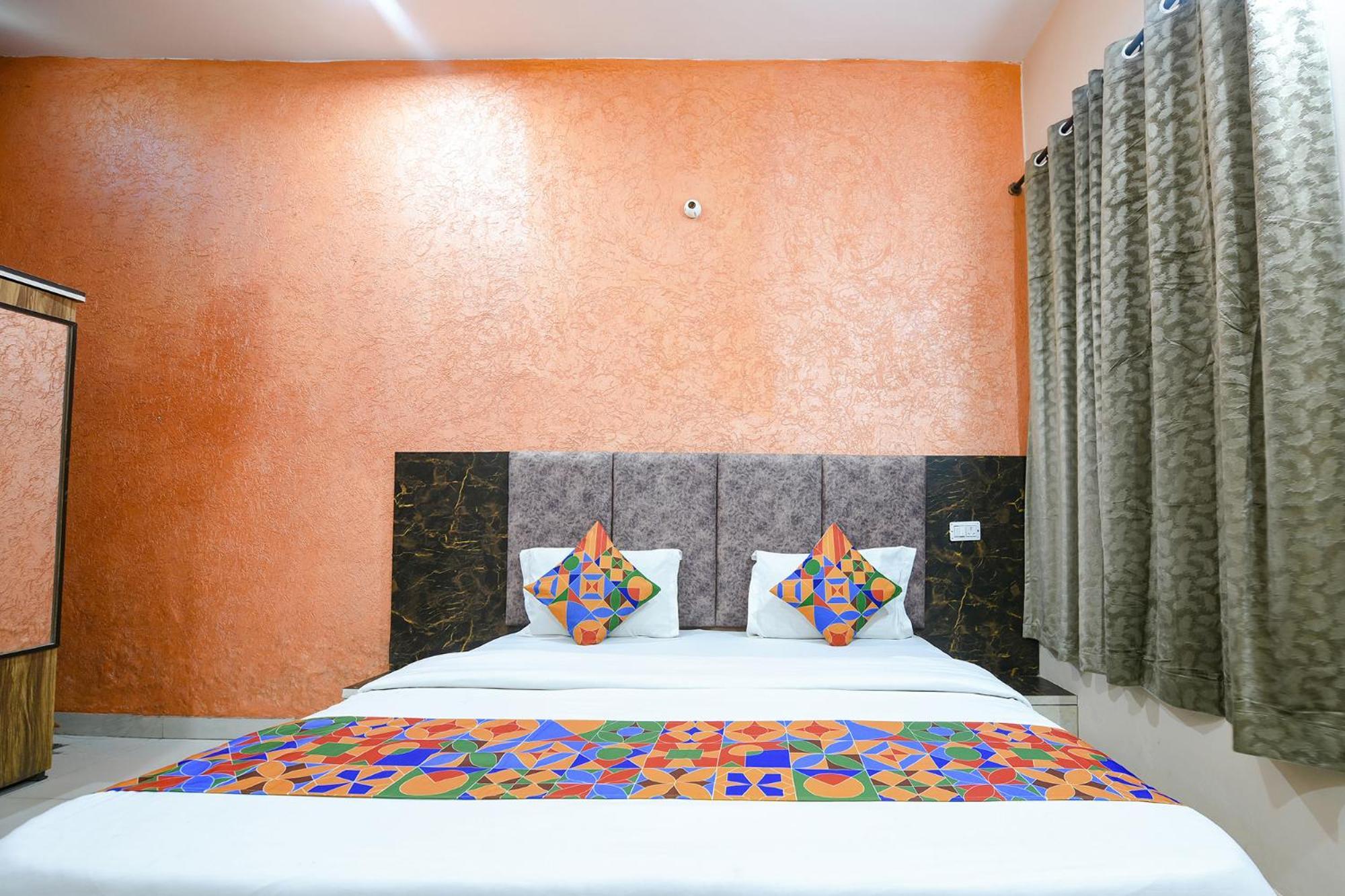 Fabexpress Galaxy Hotel Nayagaon Bagian luar foto